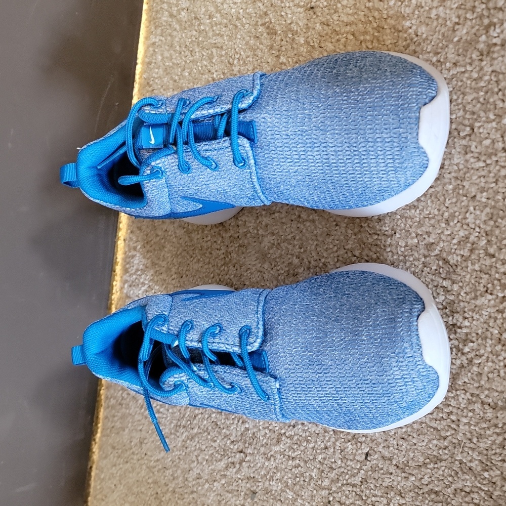 New women Nike sneakers size 7